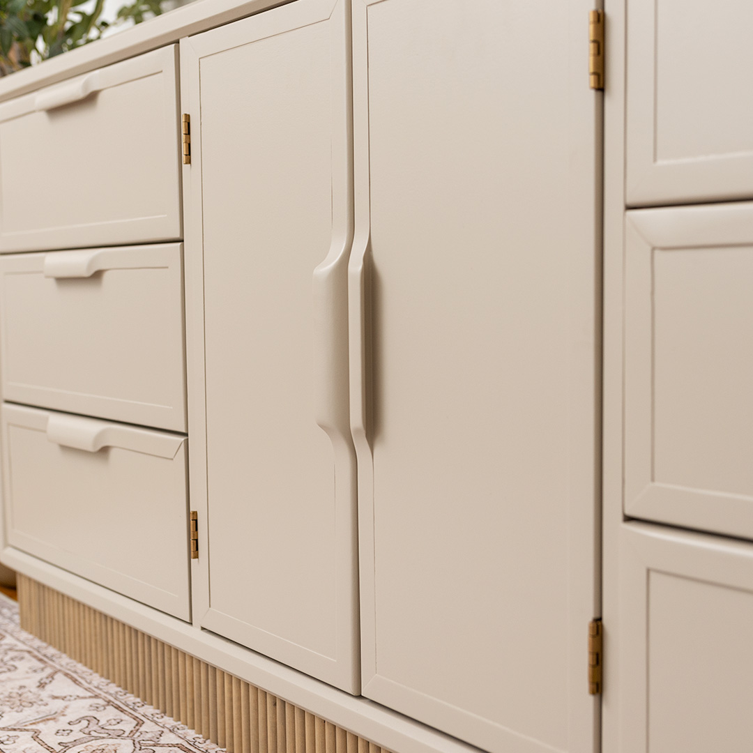 9-Drawer Lowboy Dresser - Image 3