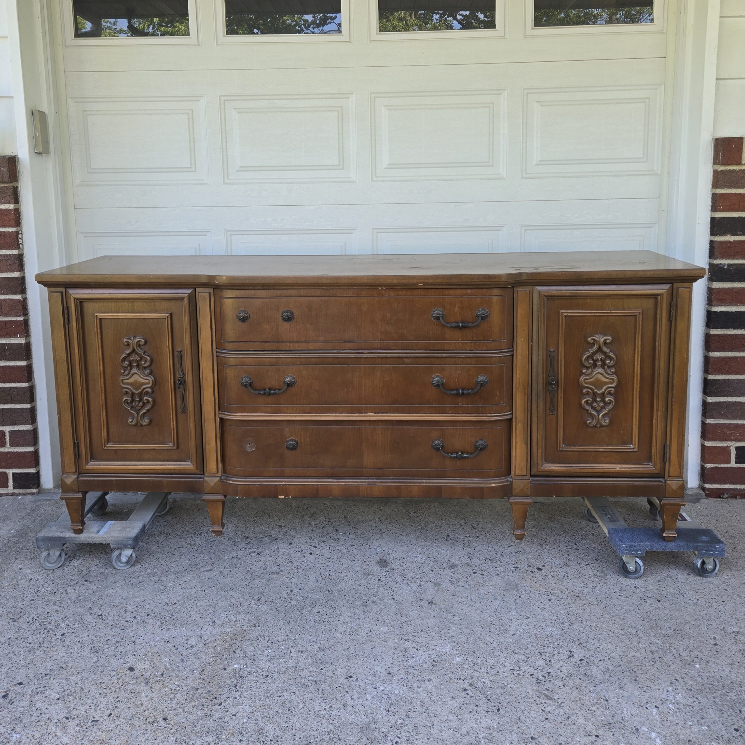 Sideboard / Buffet